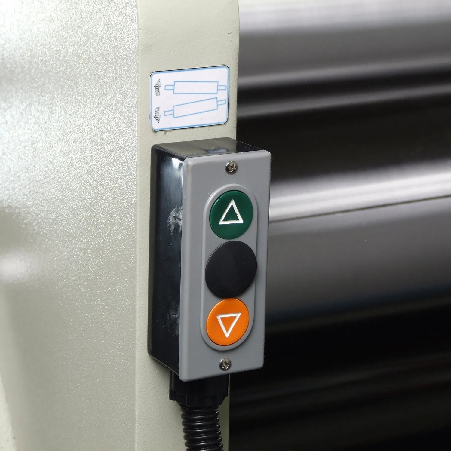 Baileigh PR-609, 220V 3Phase Hydraulic Plate Roll. 6 ft. Length 9 Gauge Mild Steel Capacity 1006577