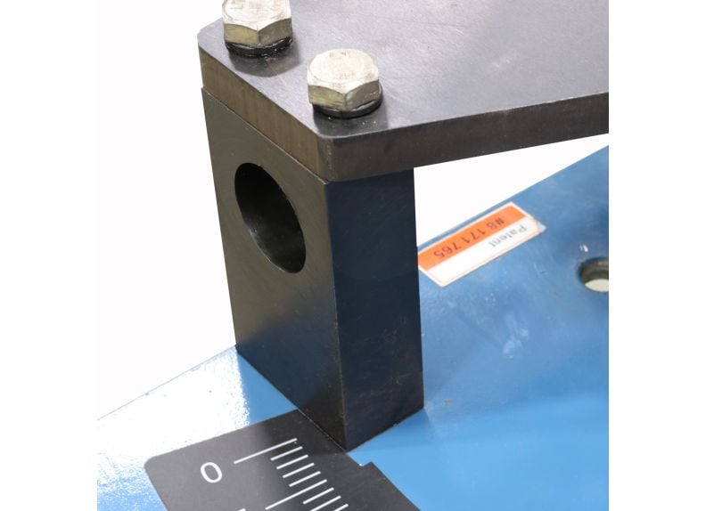 Baileigh RDB-050, Manually Operated Tube and Pipe Bender, 2-1/2 in. Tube Capacity, Includes Stand, Handle 1006768
