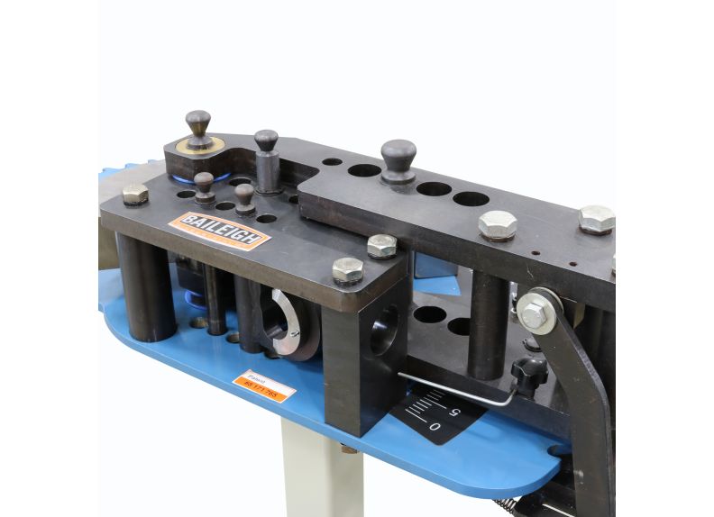 Baileigh RDB-050, Manually Operated Tube and Pipe Bender, 2-1/2 in. Tube Capacity, Includes Stand, Handle 1006768