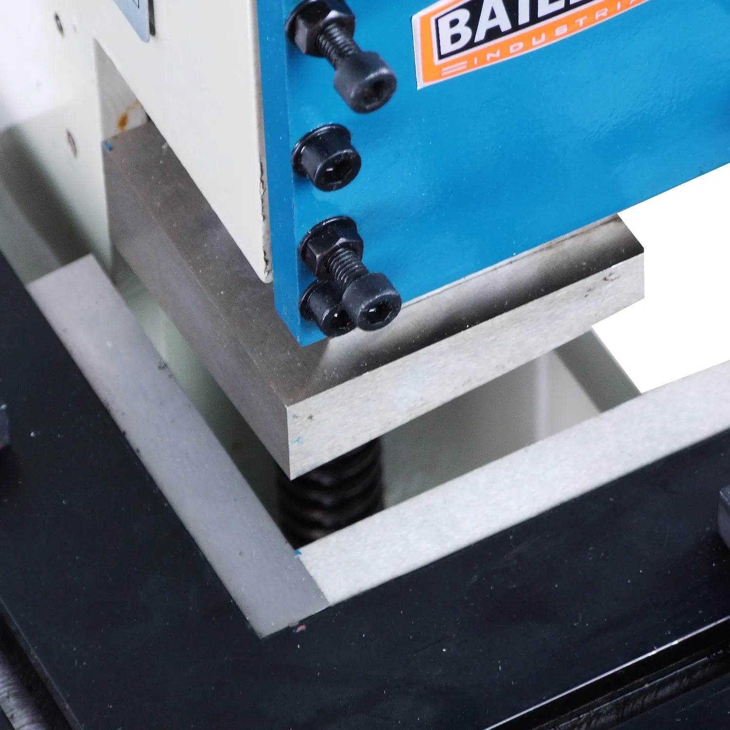 Baileigh SN-F16-FN, Foot Operated Corner Notcher, 16 Gauge Mild Steel Capacity up to 3 in. x 3 in. at 90 Degrees 1007258