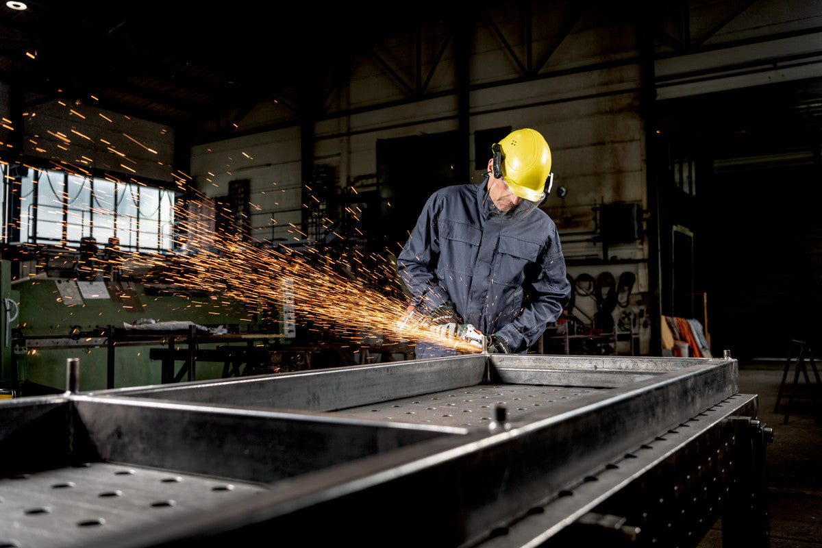 Metabo 18V 6" Brushless Brake Angle Grinder Kit, w/ 2x 5.5Ah Batteries & metaBOX 601737620