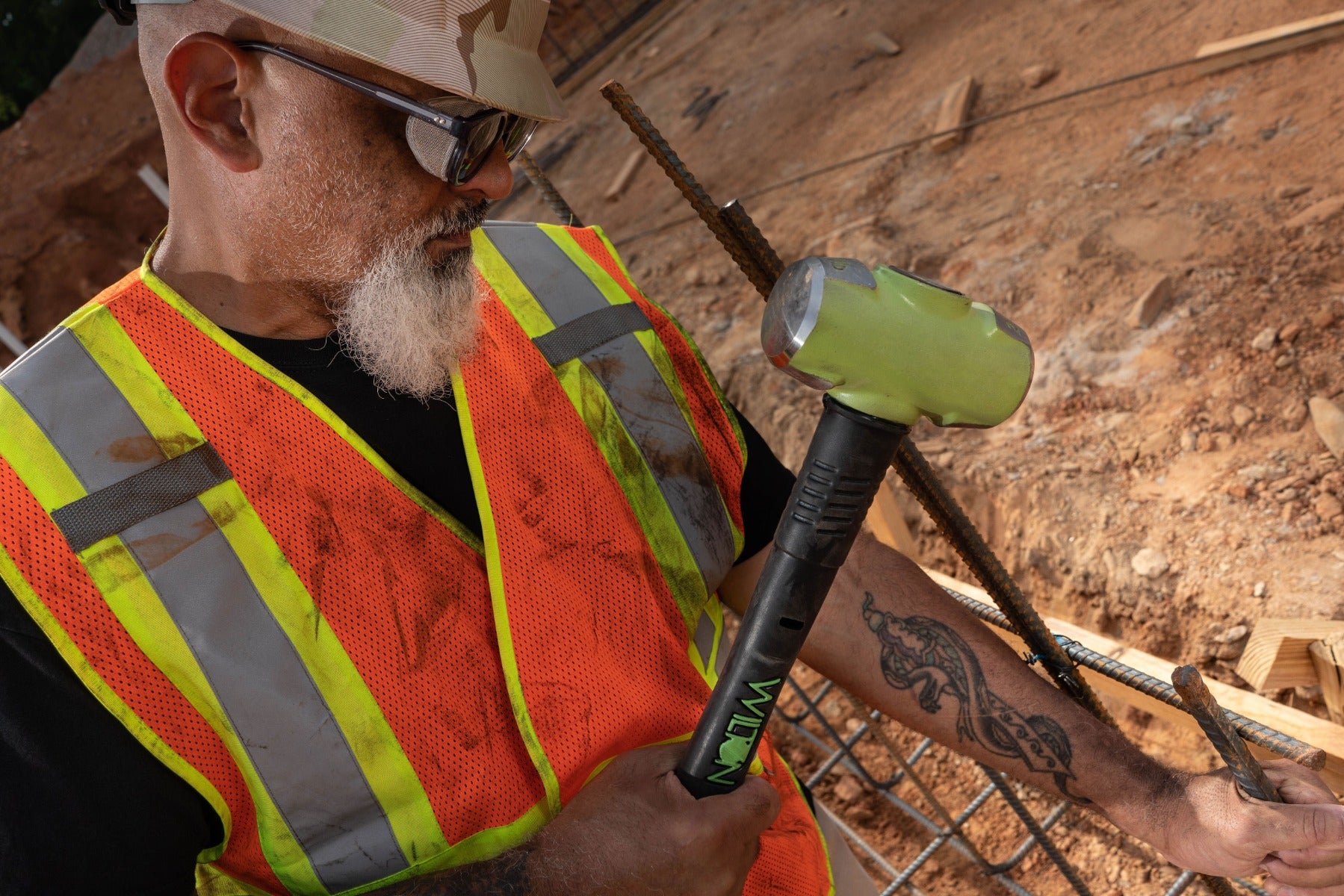 Jet 4 lb. Head, 24 in. B.A.S.H Sledge Hammer 20424