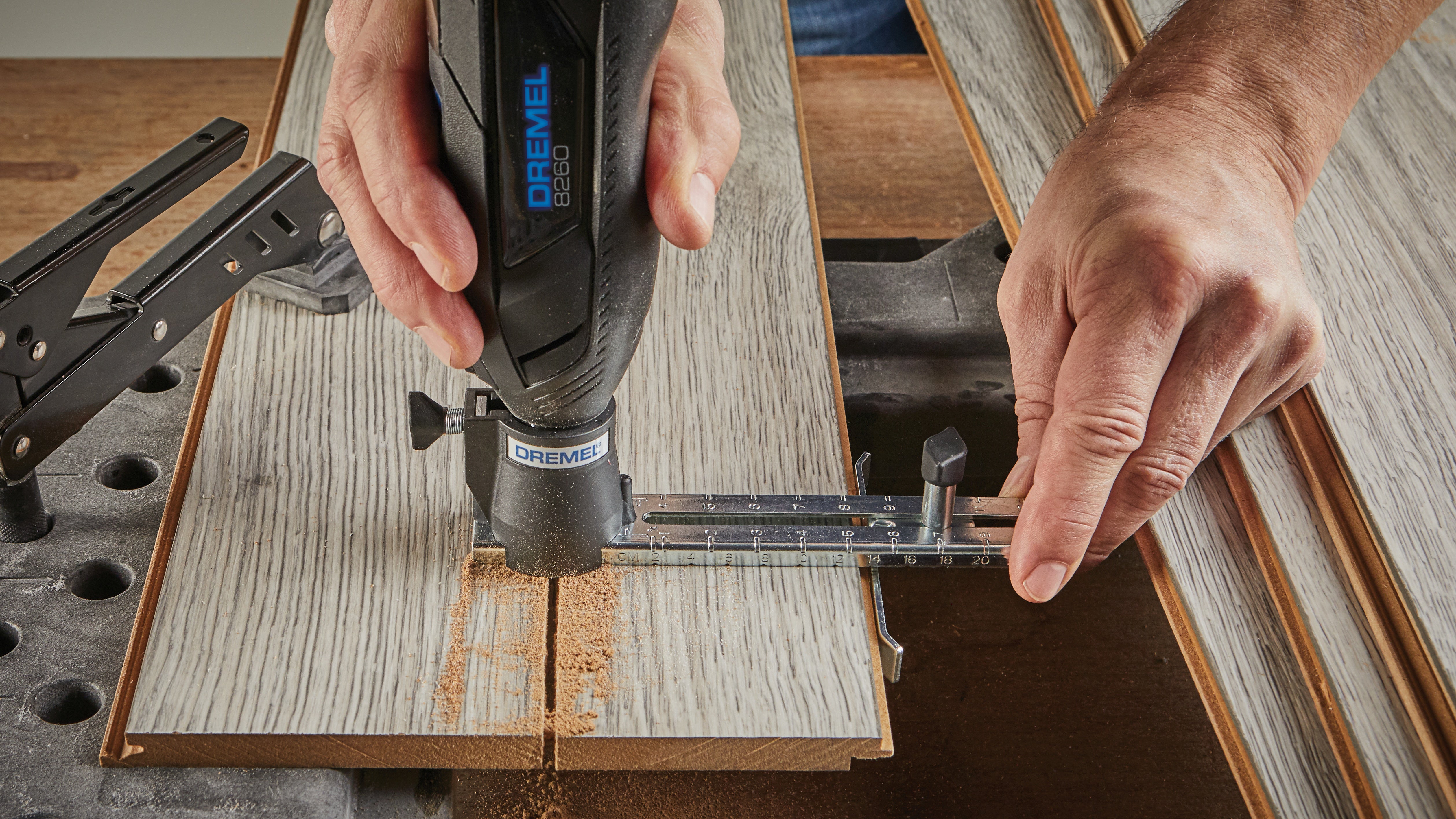 Dremel Circle Cutter & Straight Edge Guide 678-02