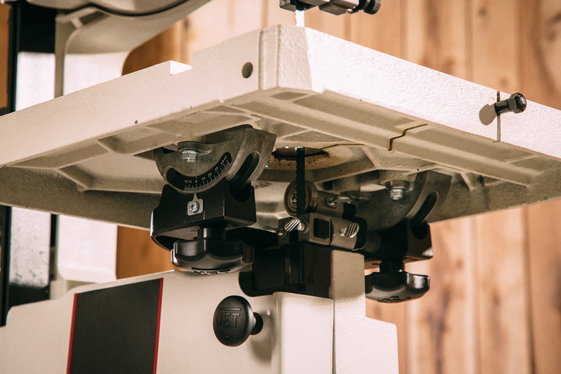 Jet 14 in. Closed Stand Bandsaw, 1HP, 1Ph, 115/230V JWBS-14CS 708115K