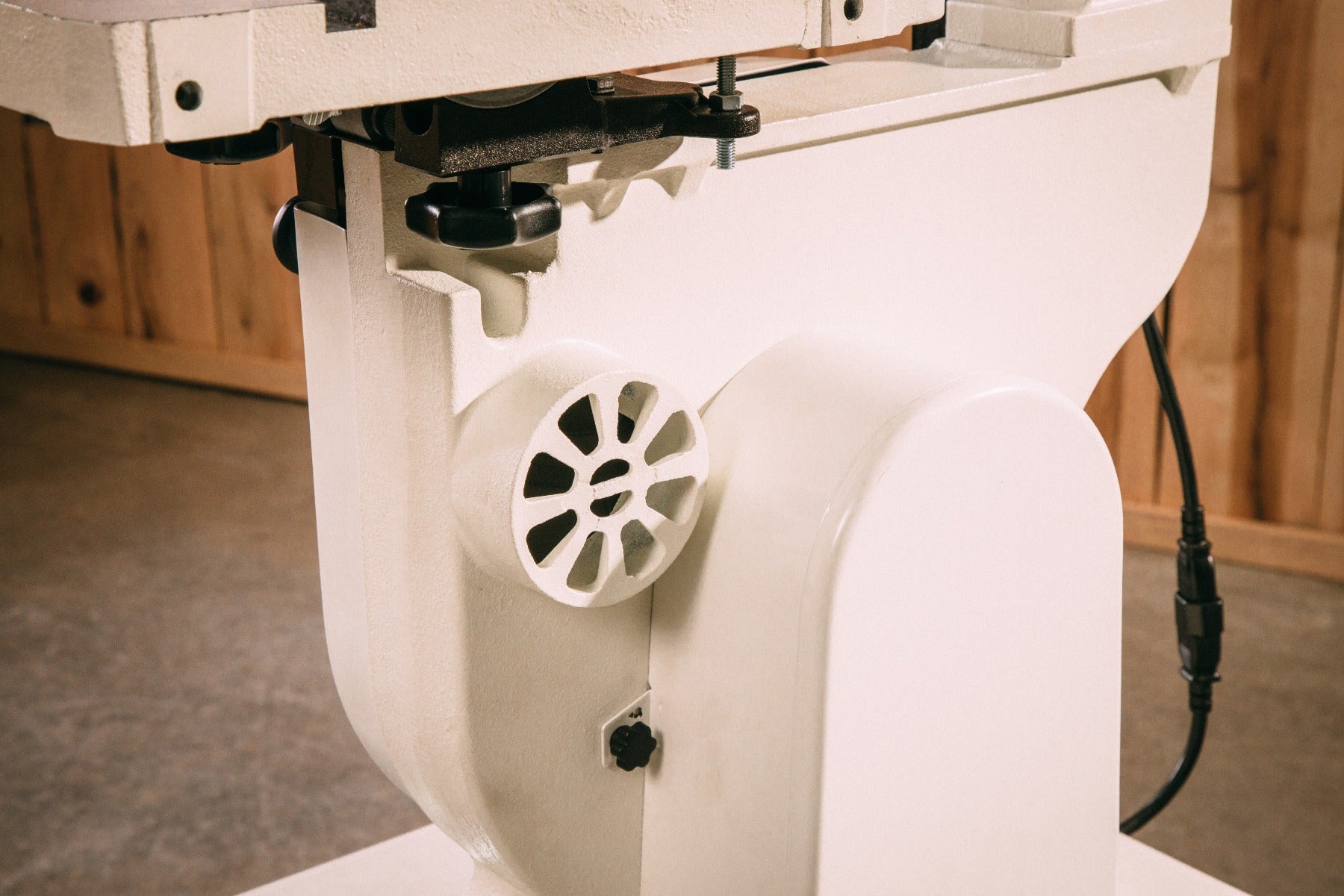 Jet 14 in. Closed Stand Bandsaw, 1HP, 1Ph, 115/230V JWBS-14CS 708115K