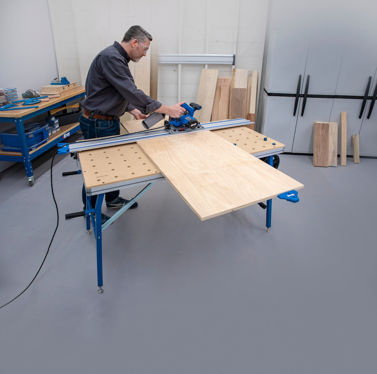 Kreg Adaptive Cutting System Plunge-Cut Track Saw Master Kit with Guide Track and Project Table ACS3100