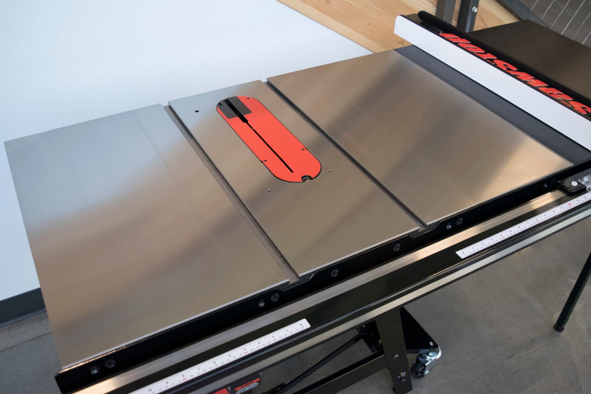 SawStop Contractor Saw Two Cast Iron Wings CNS-CIWA