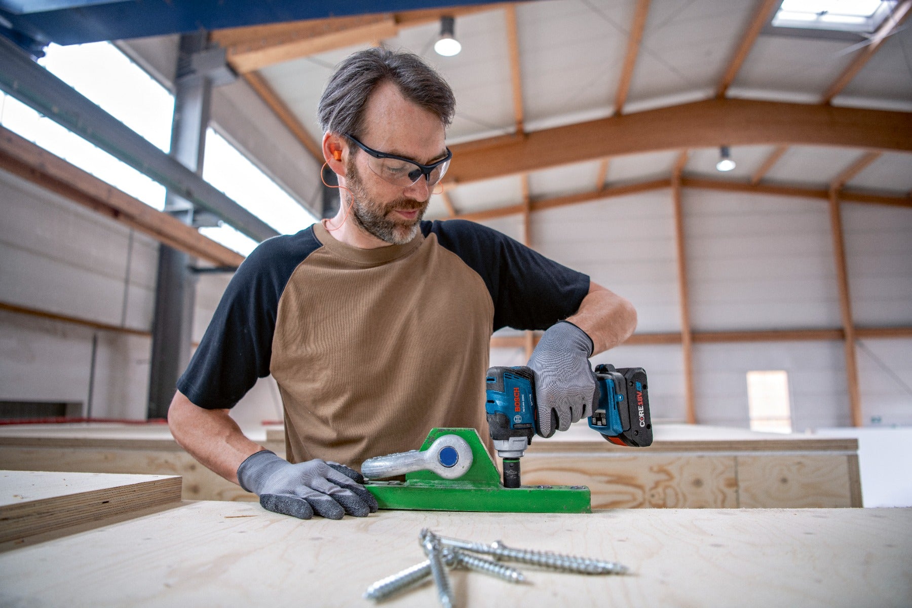 Bosch 18V 3/8 In. Impact Wrench w/ Friction Ring and (2) CORE18V 4 Ah Advanced Power Batteries GDS18V-230CB24