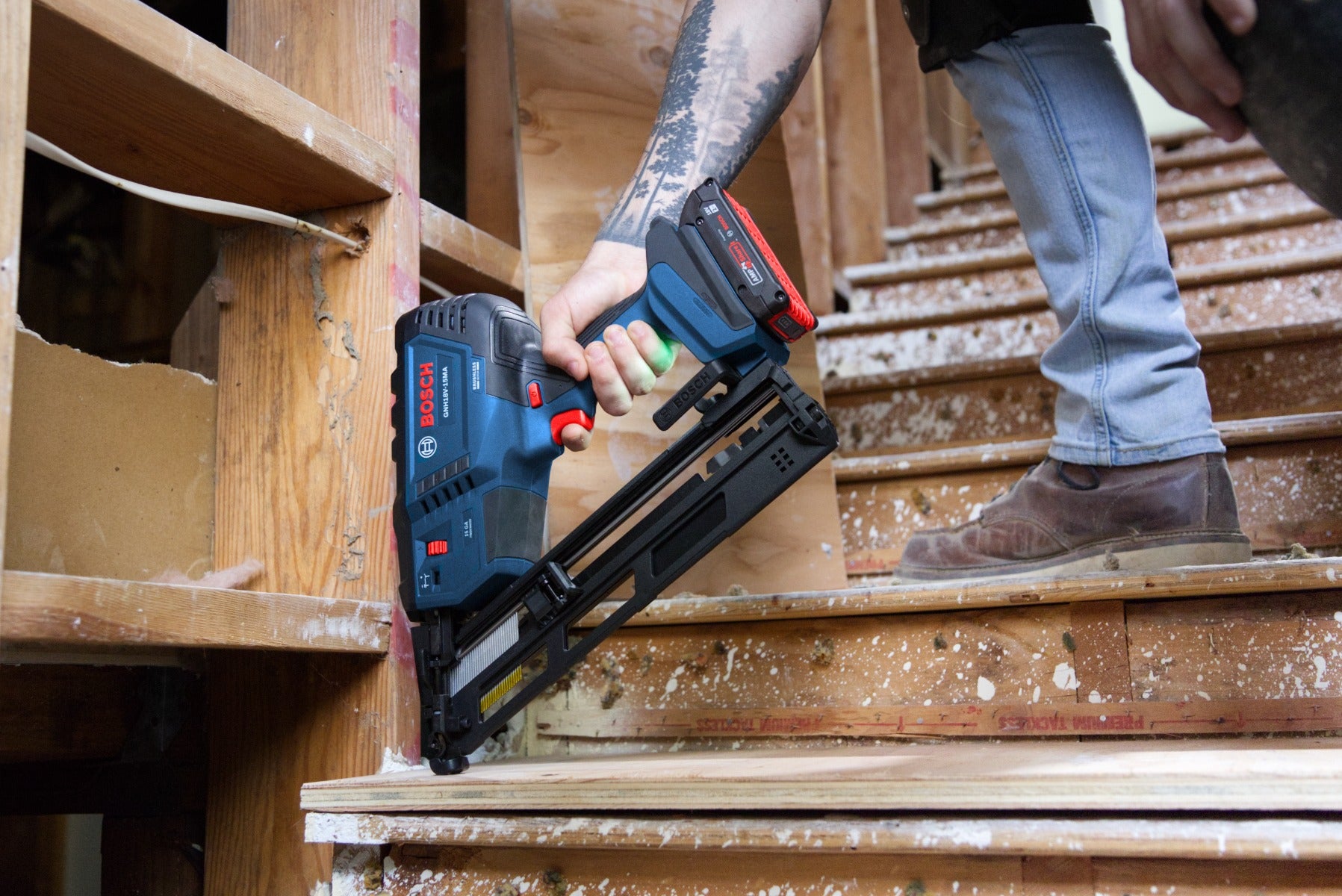 Bosch 18V Brushless 15-Gauge Angled Finish Nailer Kit w/ (1) 2 Ah Standard Power Battery GNH18V-15MAB12