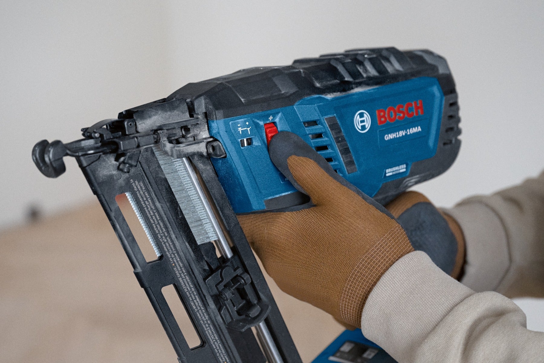 Bosch 18V Brushless 16-Gauge Angled Finish Nailer (Bare Tool) GNH18V-16MAN