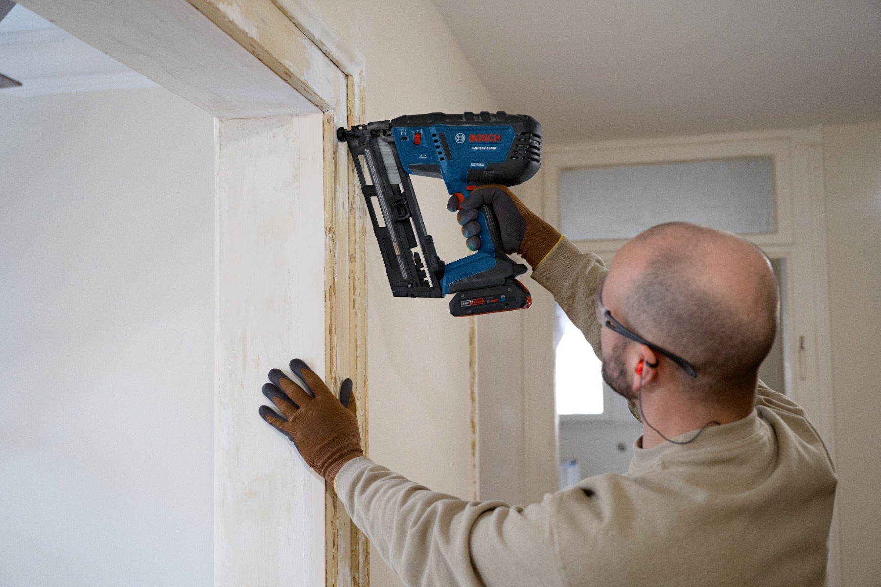 Bosch 18V Brushless 16-Gauge Angled Finish Nailer (Bare Tool) GNH18V-16MAN