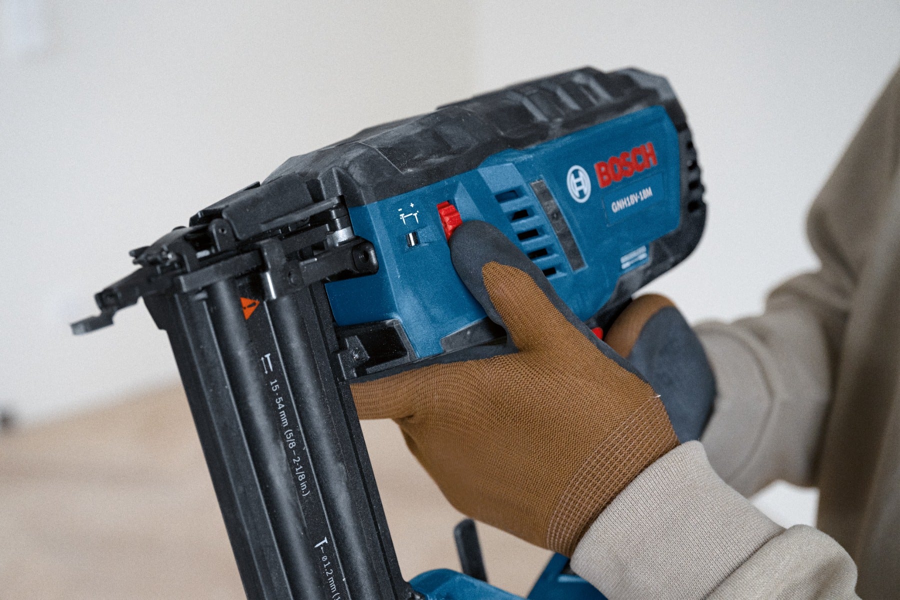 Bosch 18V Brushless 18-Gauge Brad Nailer (Bare Tool) GNH18V-18MN
