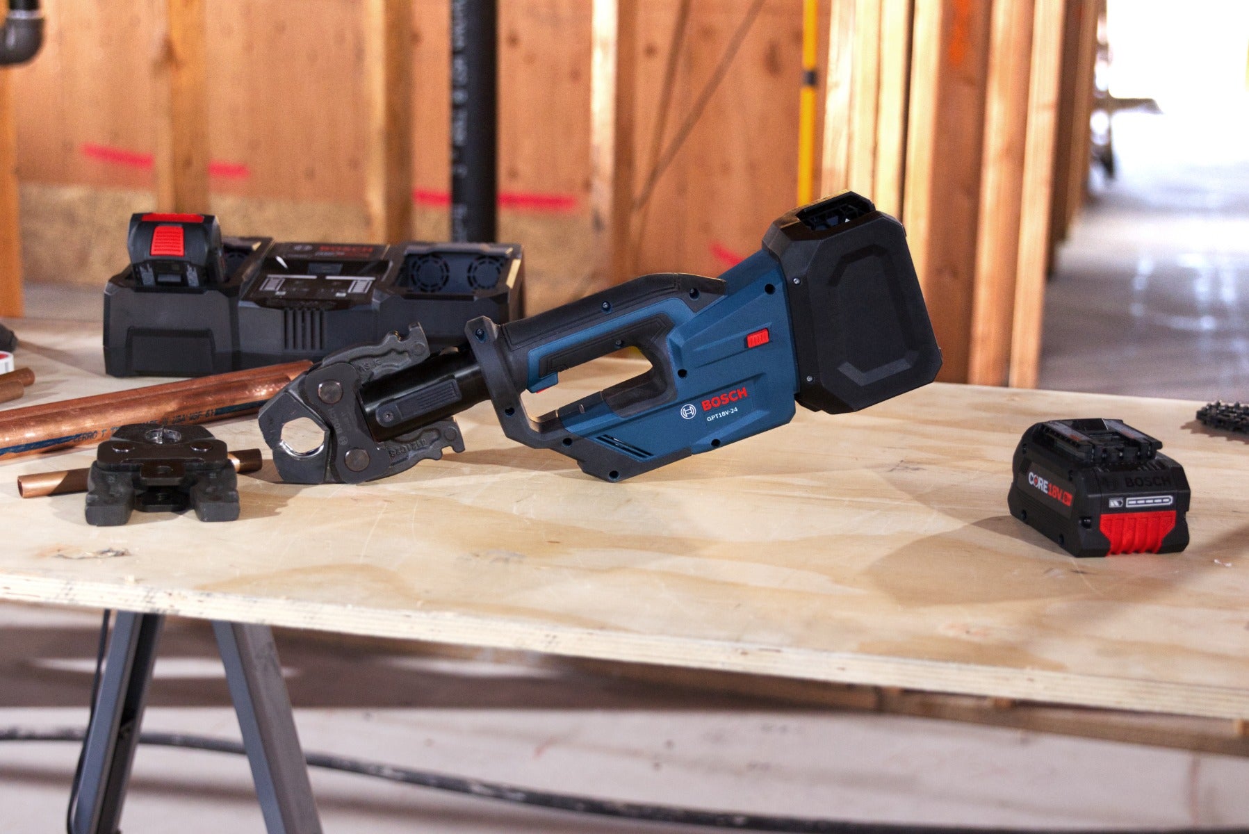 Bosch Press Tool Kit w/ 1/2", 3/4", and 1" Jaws, (1) CORE18V 4 Ah Battery & (1) 18V Standard Charger GPT18V-24L14