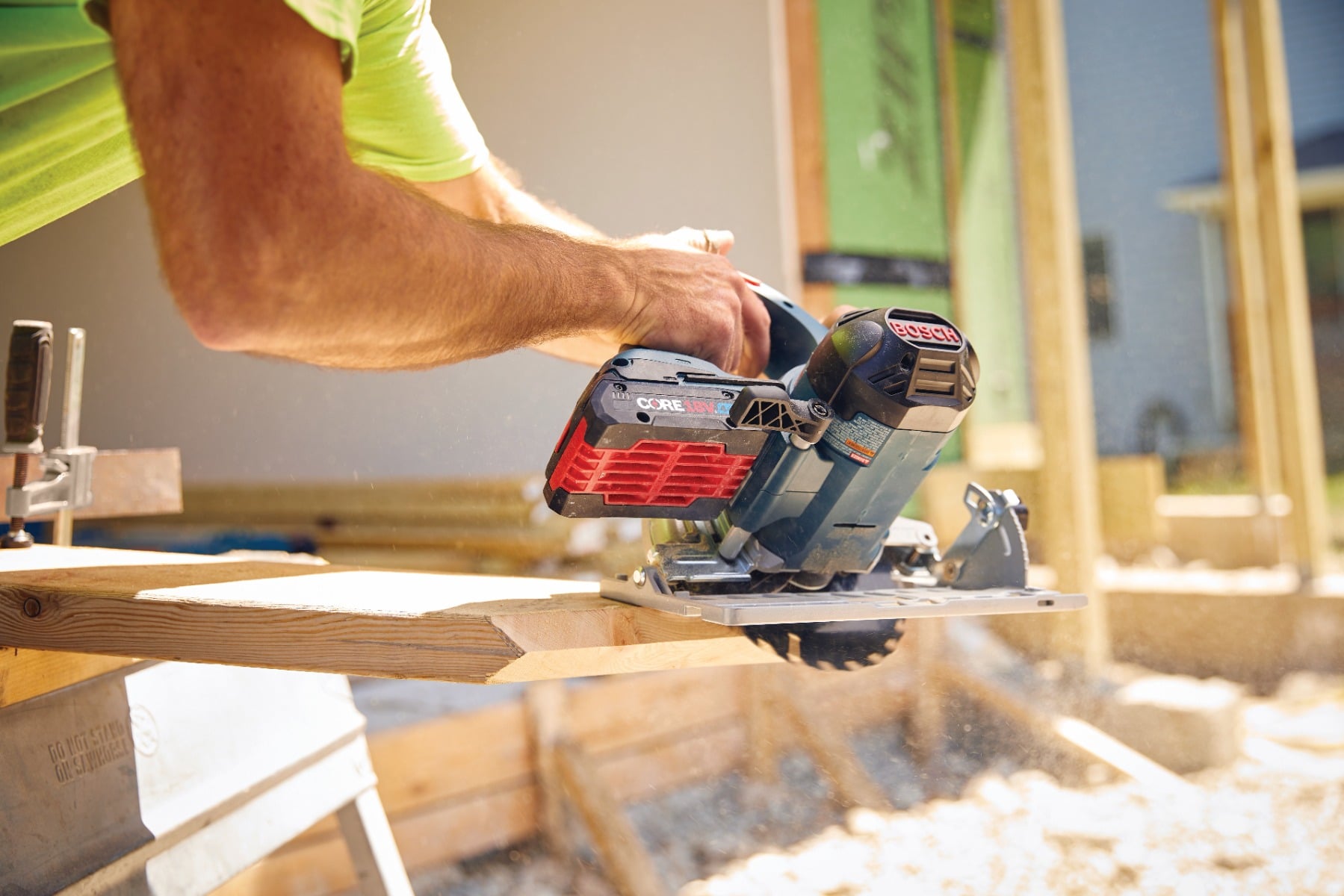 Bosch 18V 6-1/2" Circular Saw w/ 4.0 CORE Compact Battery CCS180-B15