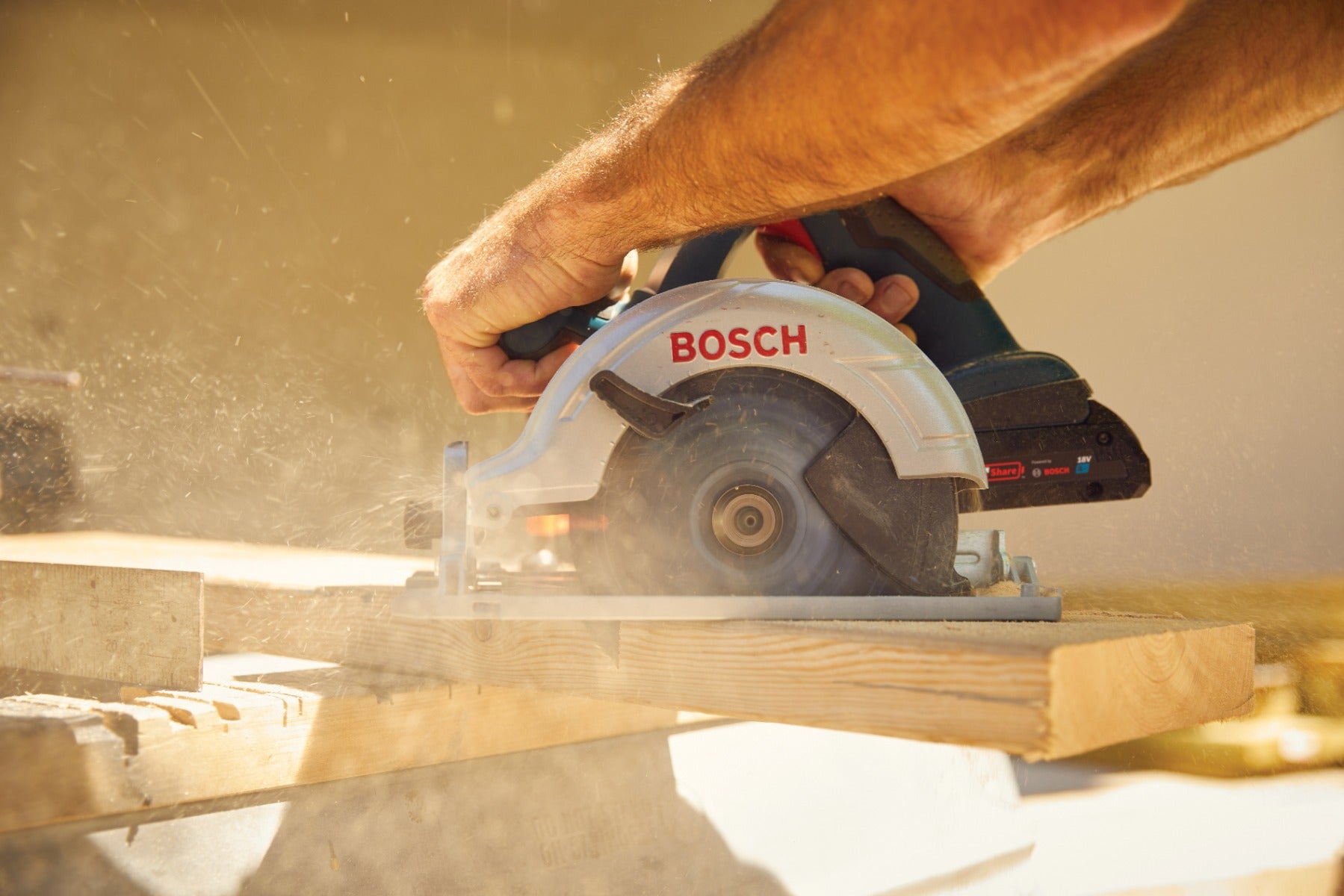 Bosch 18V 6-1/2" Circular Saw w/ 4.0 CORE Compact Battery CCS180-B15