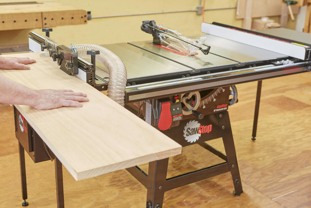 SawStop Contractor Table Saw 1.75HP, 115/230V, w/ 36in Pro Fence Assembly CNS175-TGP236