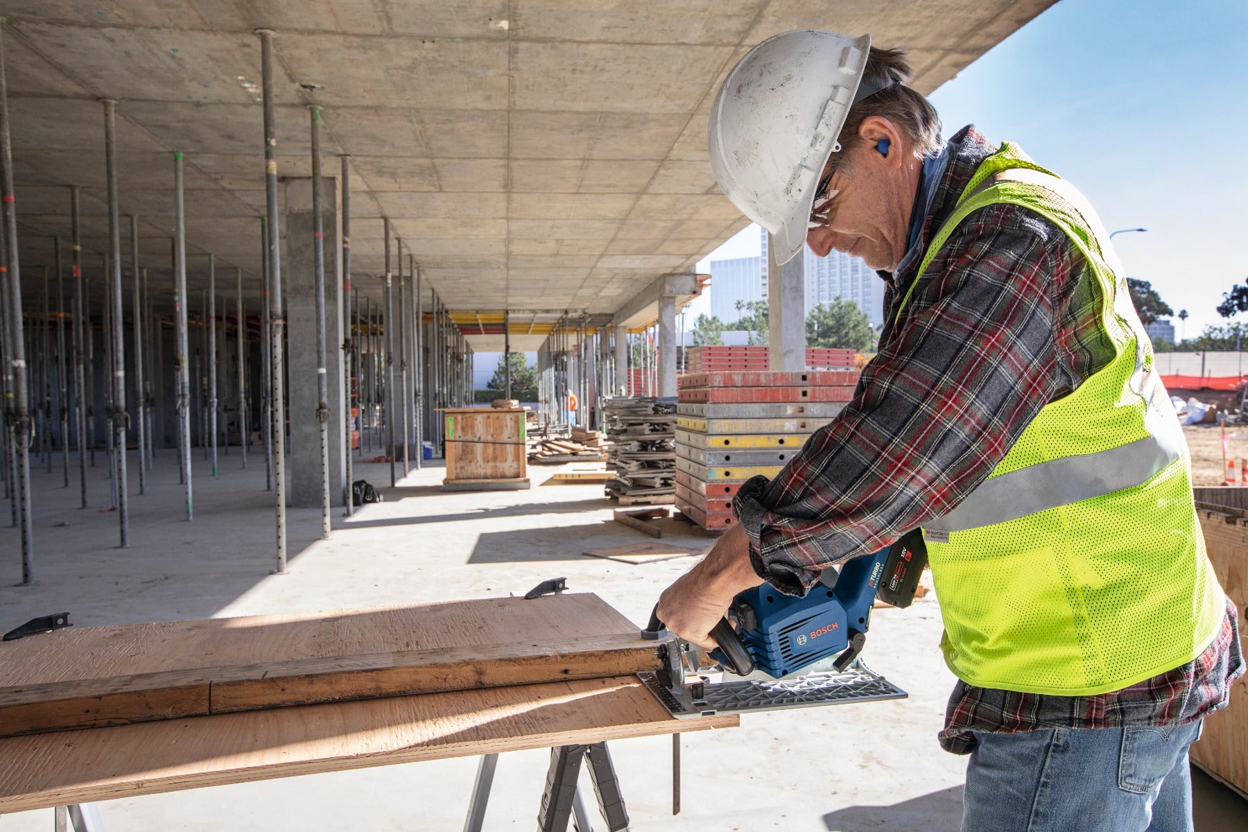 Bosch 18V Profactor 7-1/4" Blade Right Circular Saw (Bare) GKS18V-25CN