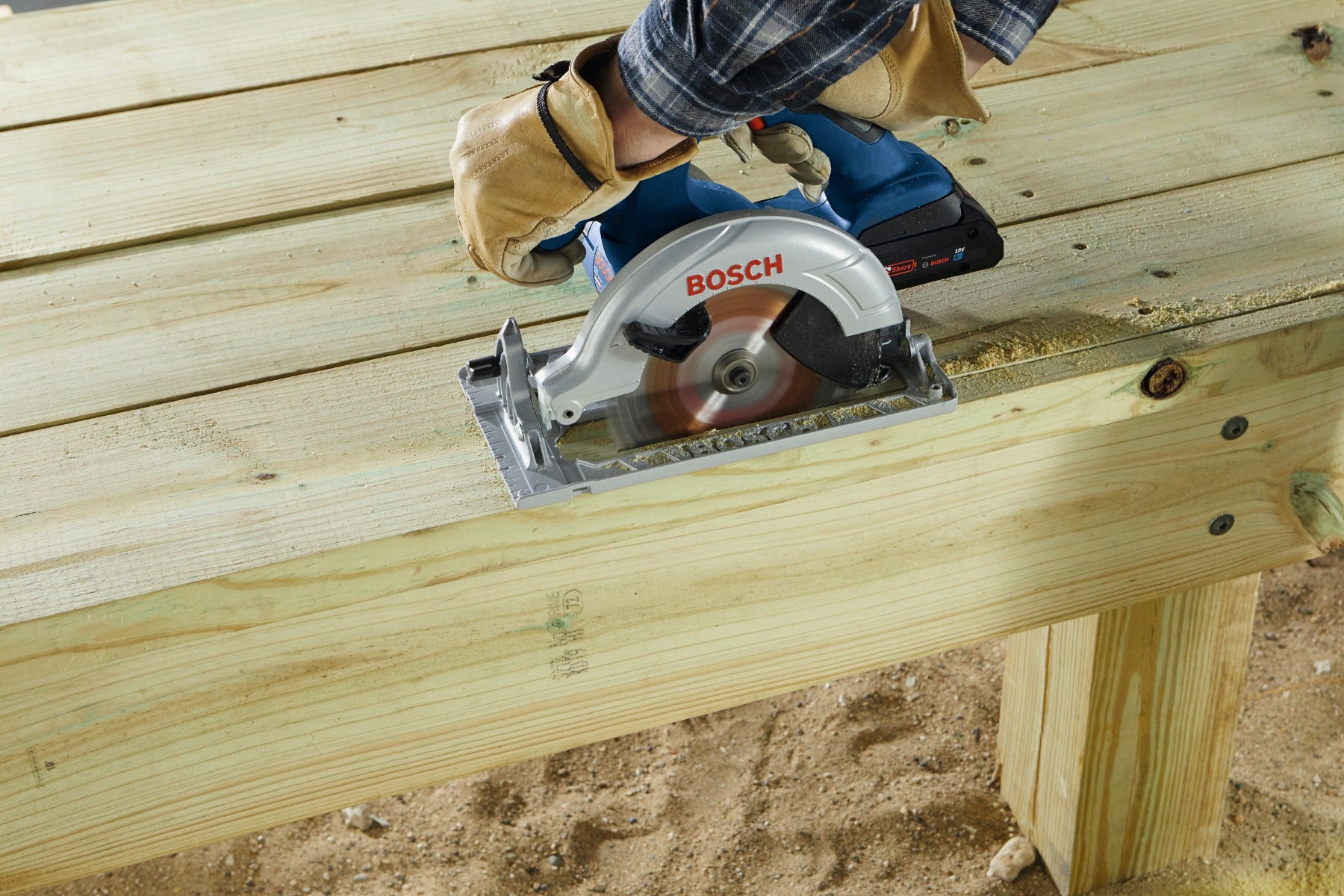 Bosch 18V 6-1/2" Circular Saw w/ 4.0 CORE Compact Battery CCS180-B15