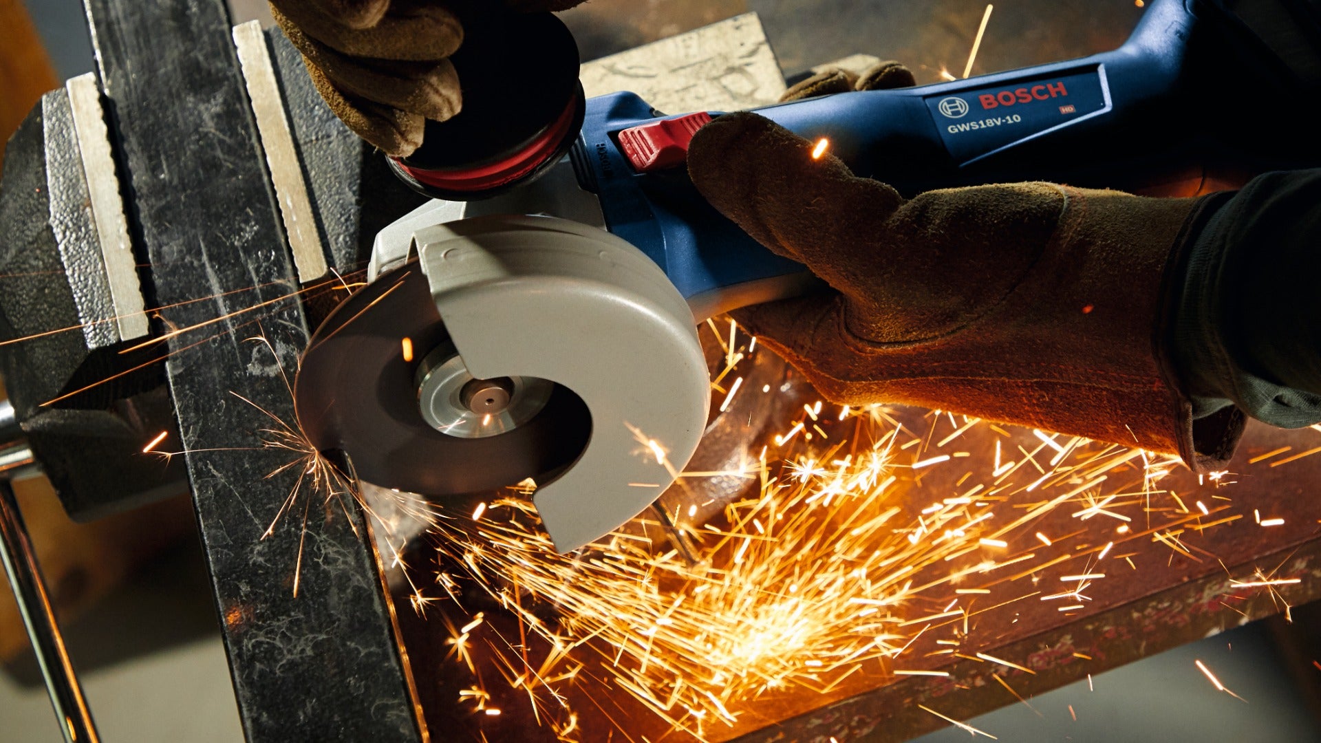 Bosch 18V 4-1/2" Angle Grinder w/ 8.0Ah Performance Battery GWS18V-10PB14