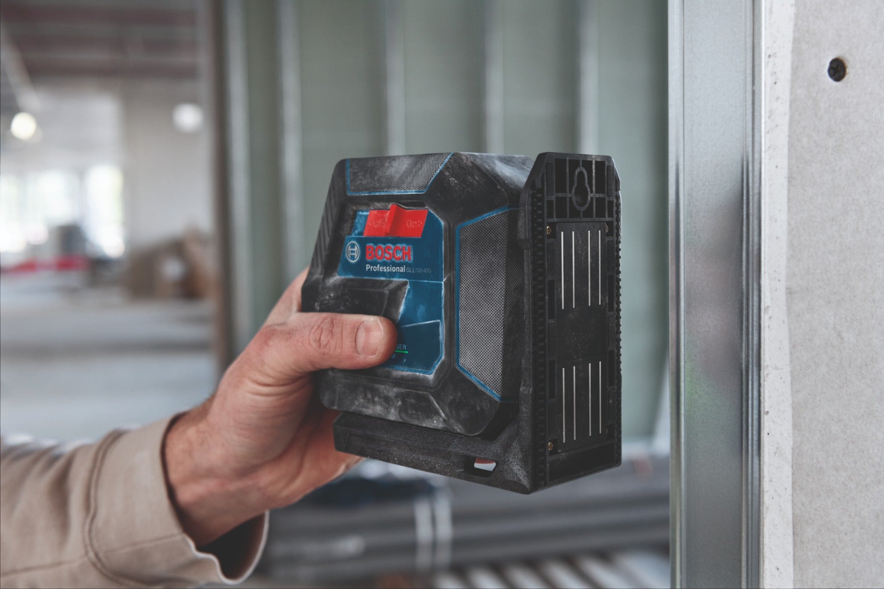 Bosch Green-Beam Self-Level Cross-Line Laser GLL100-40G