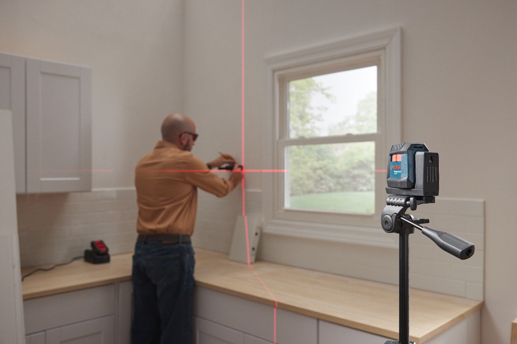 Bosch Self-Leveling Cross-Line Laser
