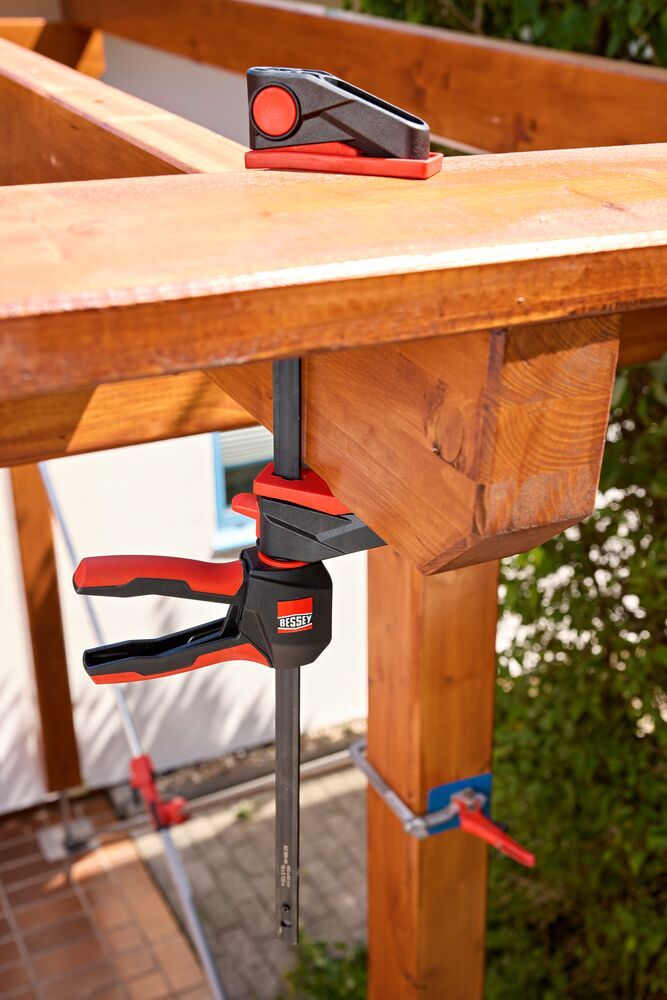 Bessey Tools 4-1/2 in. One-Hand Bar Trigger Clamp with 360-Degree Rotating Handle, 85 lbs. Force EHK360MICRO