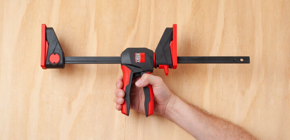 Bessey Tools 4-1/2 in. One-Hand Bar Trigger Clamp with 360-Degree Rotating Handle, 85 lbs. Force EHK360MICRO