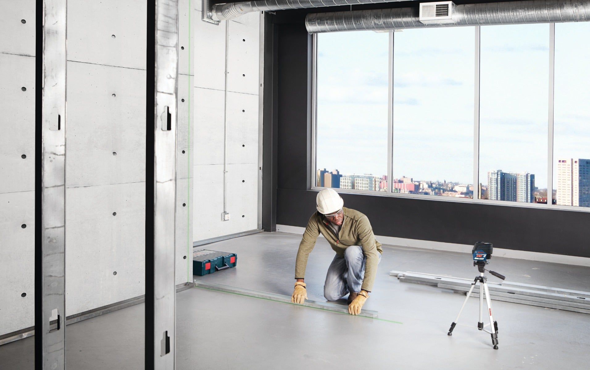 Bosch 12V Green-Beam Cross-Line Laser w/ Plumb Points GCL100-80CG