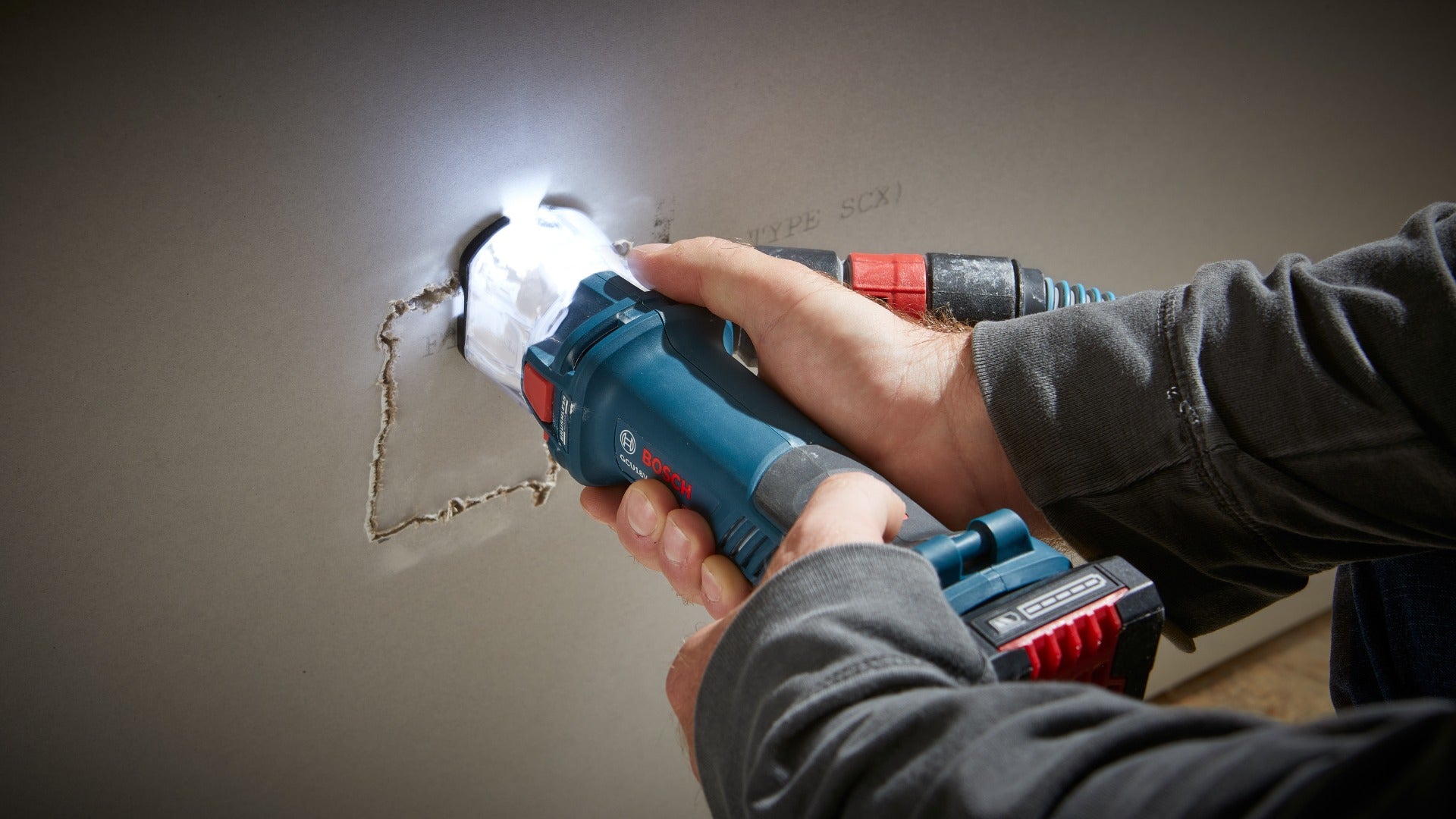 Bosch 18V Brushless Cutout Tool (Bare) GCU18V-30N