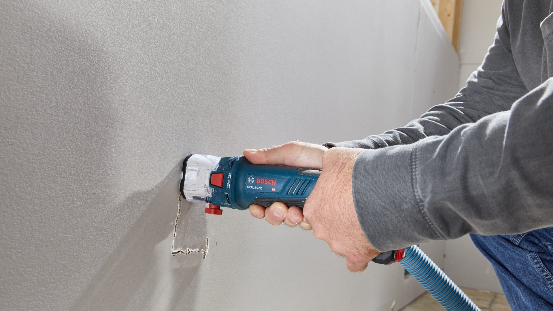 Bosch 18V Brushless Cutout Tool (Bare) GCU18V-30N