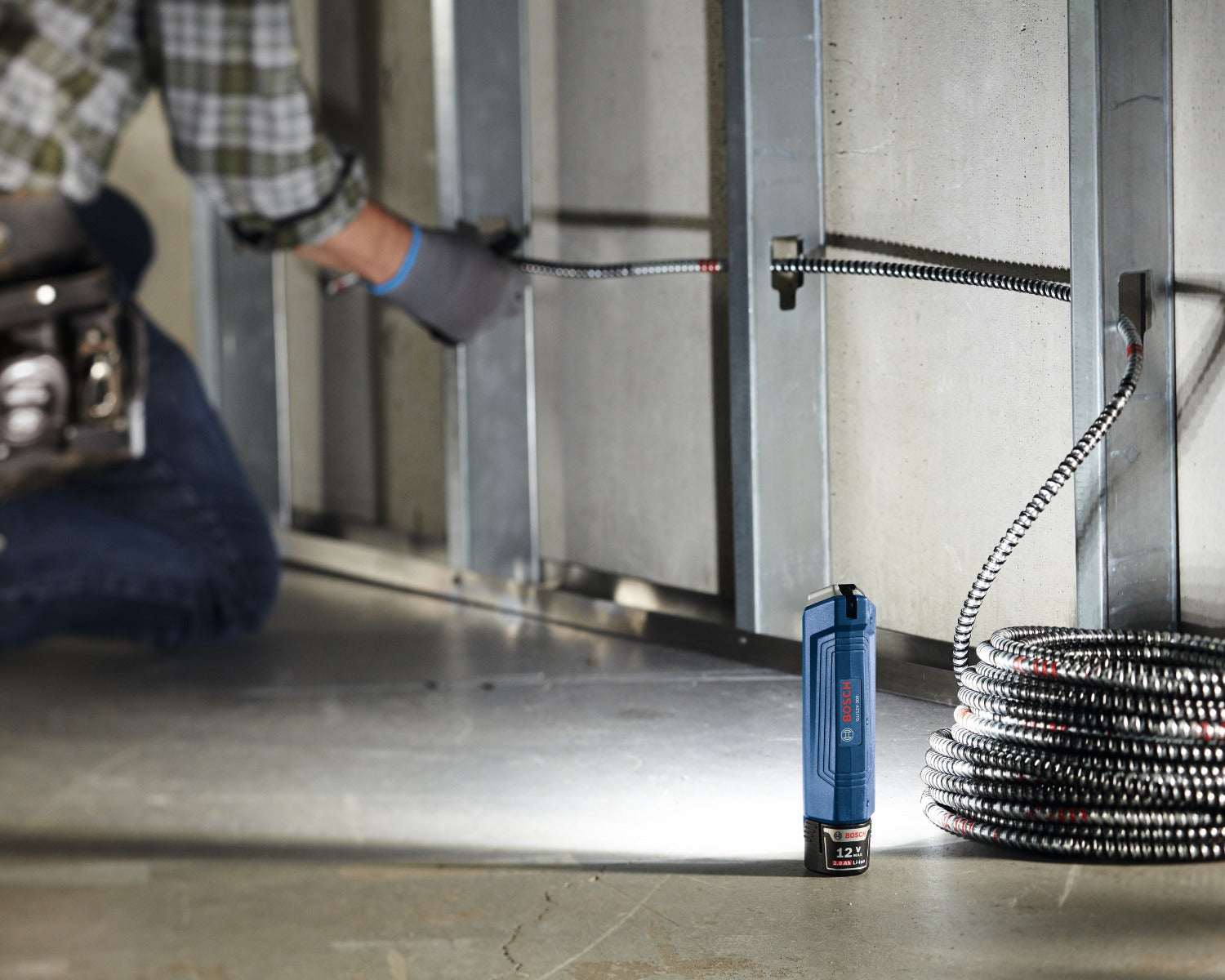 Bosch 12V Max LED Light Stick, 300 Lumens (Bare) GLI12V-300N