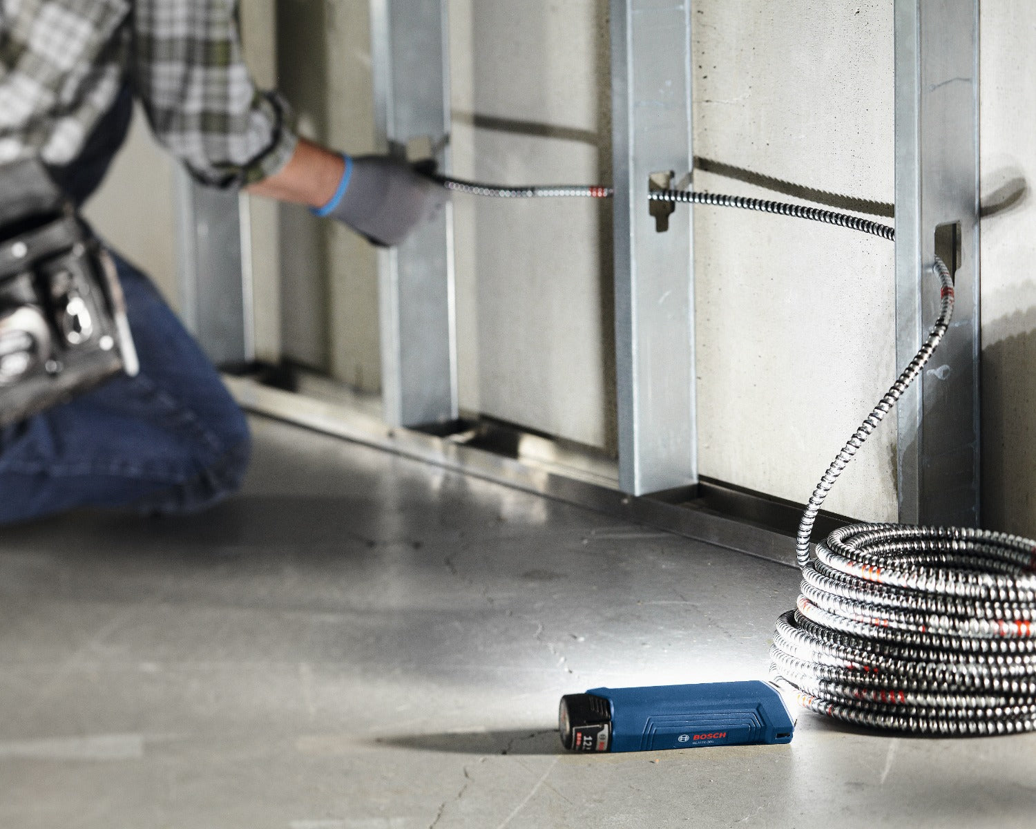 Bosch 12V Max LED Light Stick, 300 Lumens (Bare) GLI12V-300N