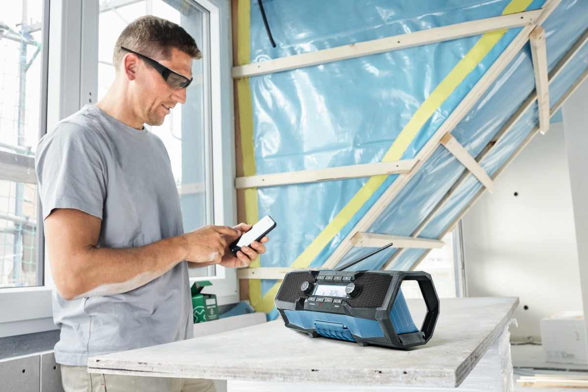 Bosch 18V Compact Jobsite Radio w/ Bluetooth (Bare) GPB18V-2CN
