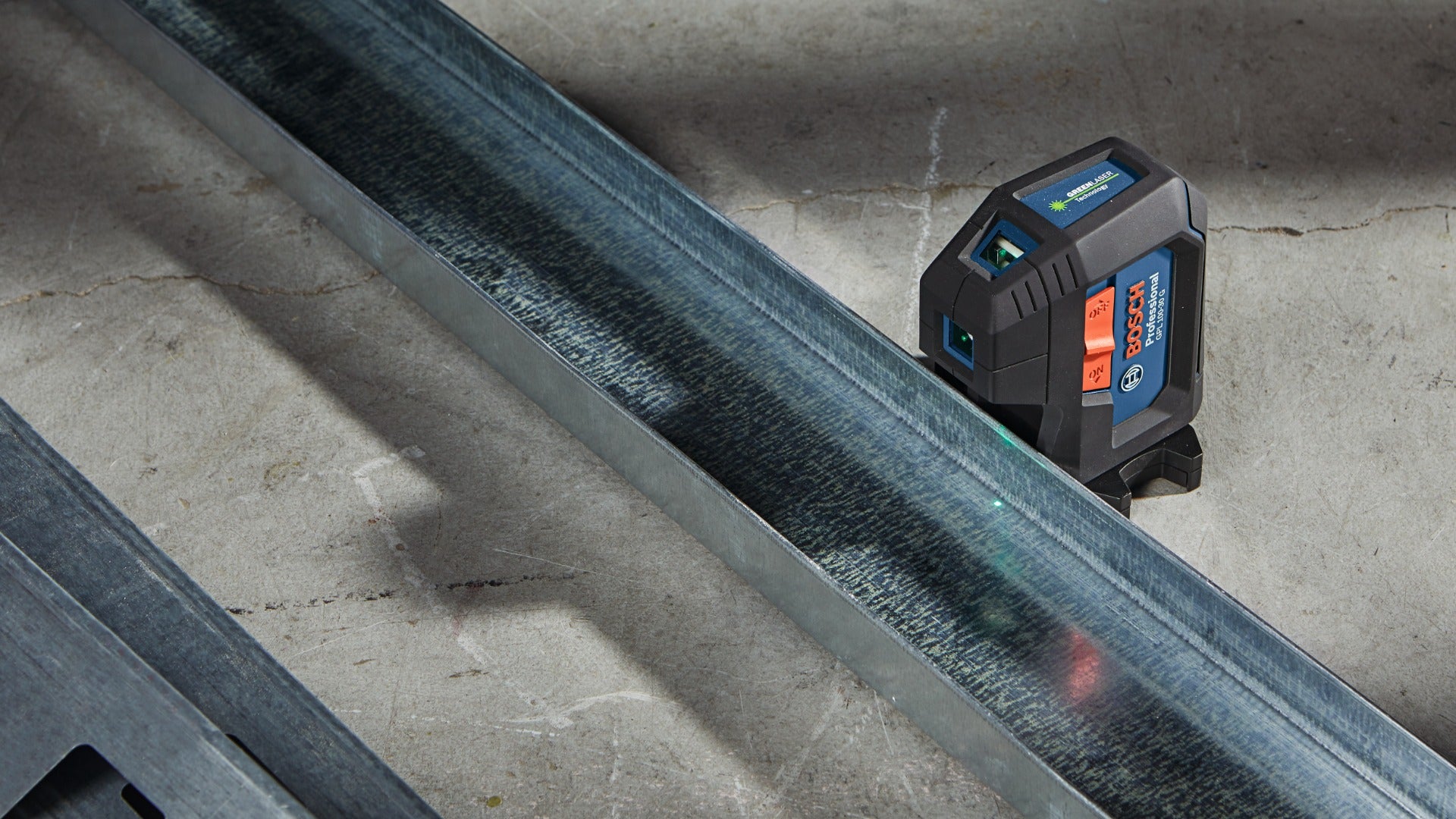 Bosch Green-Beam Three-Point Self-Level Alignment Laser GPL100-30G