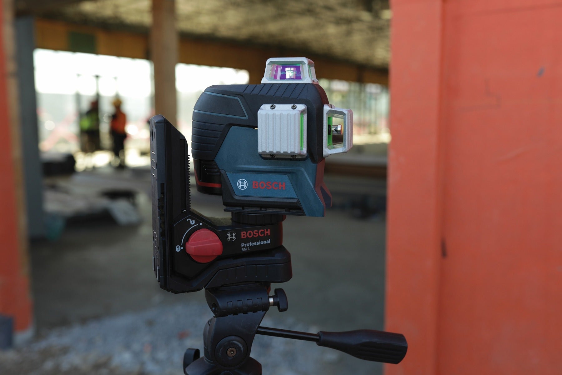 Bosch 12V Max 360 Deg Green-Beam Three-Plane Laser Kit GLL3-330CG