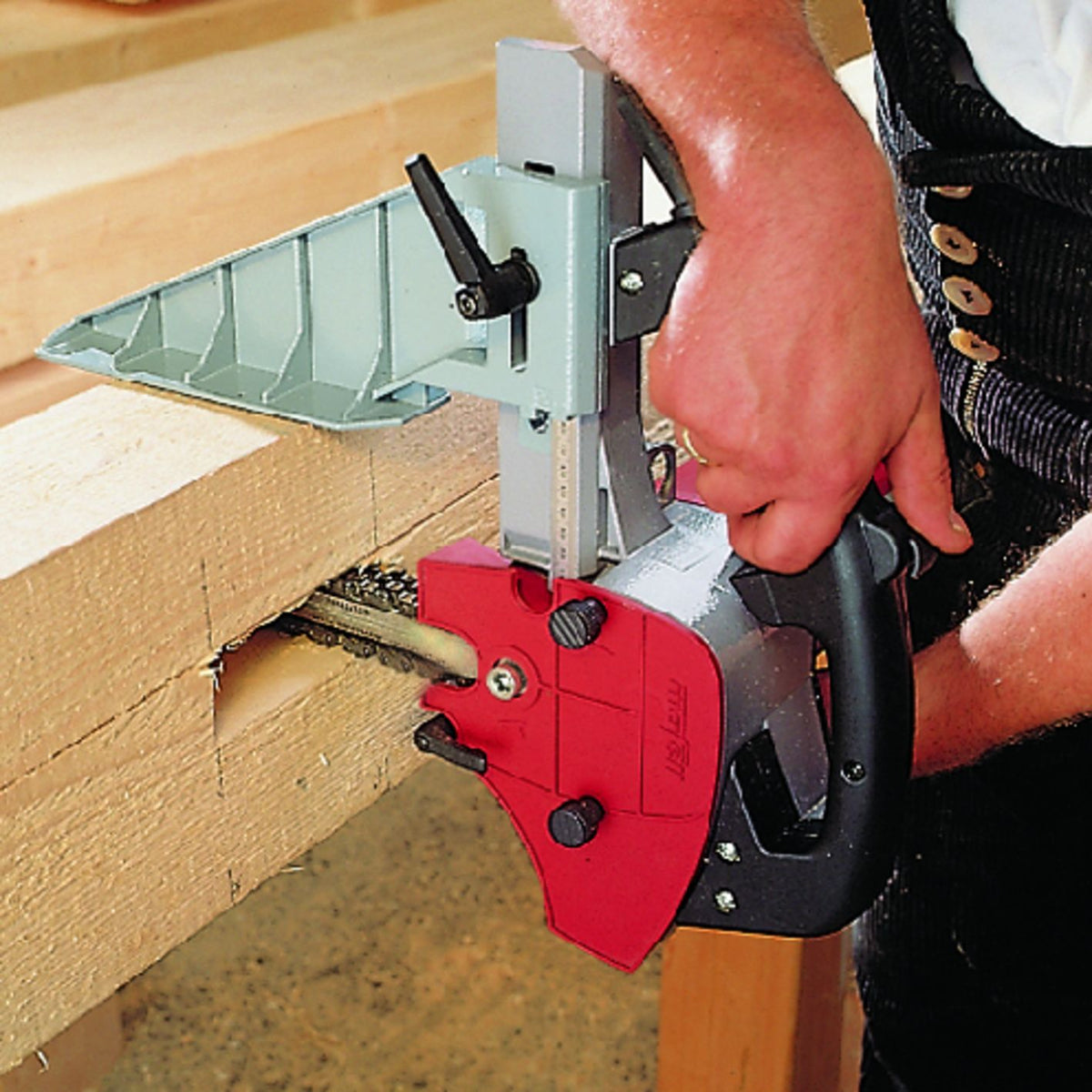 Mafell LS 103 Ec 5-7/8 in. Chain Mortiser Kit, 1.5 in. Chain, 2500W, 120V, with FG 150 Stand and 2 Chains 924222KIT1.5