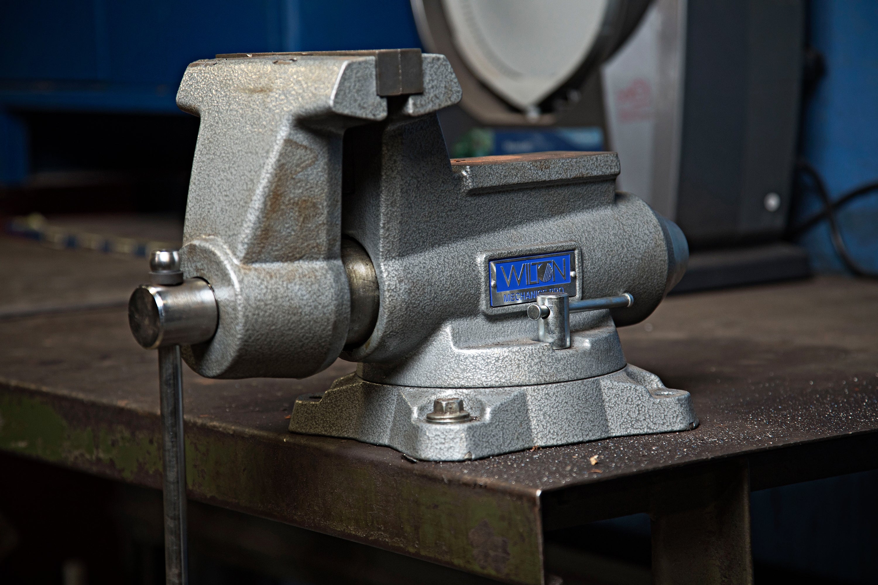 Jet 855M, Mechanics Pro 5-1/2 in. Jaw Width, Round Channel Vise with Swivel Base 28811