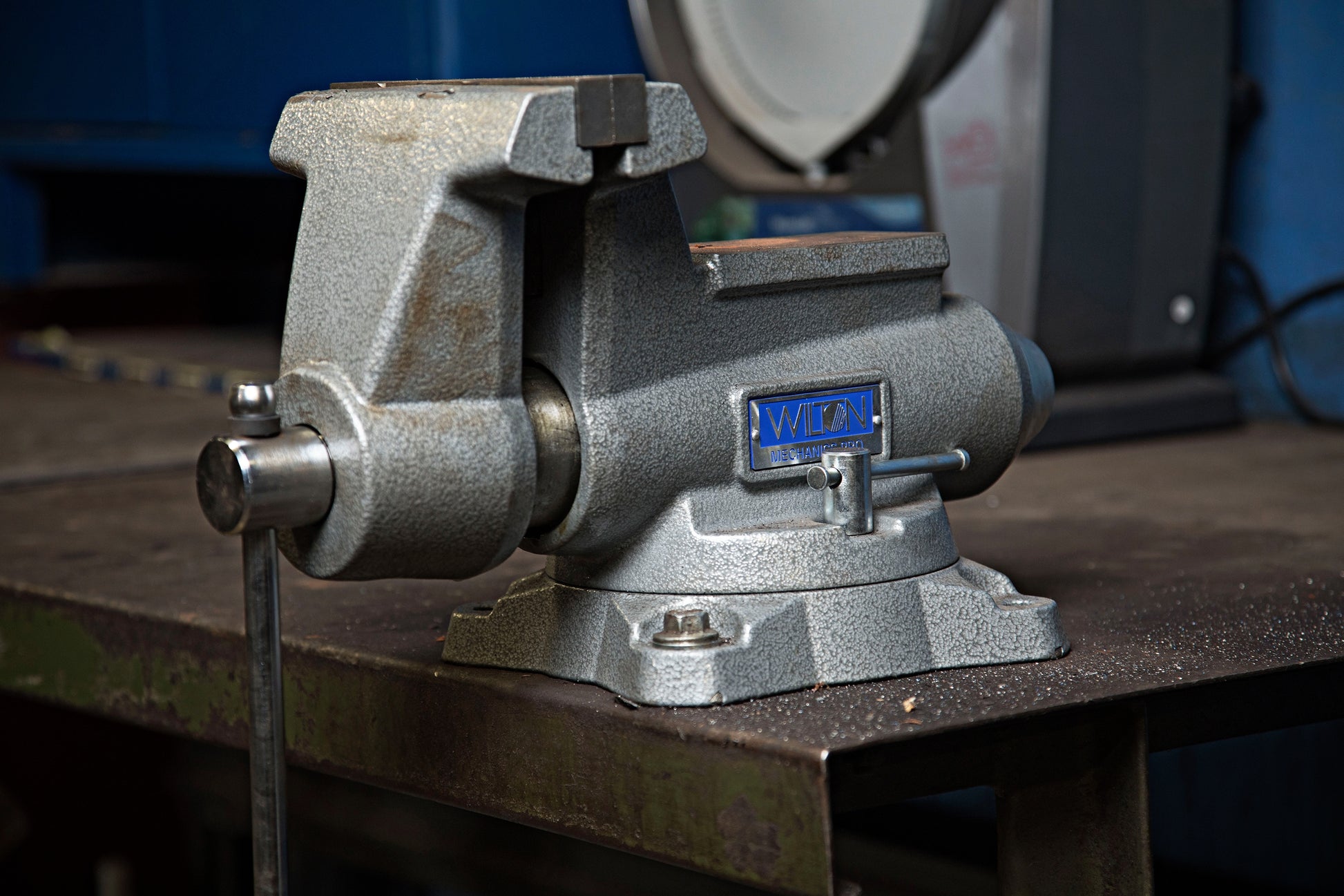 Jet 880M, Mechanics Pro 8 in. Jaw Width, Round Channel Vise with Swivel Base 28813