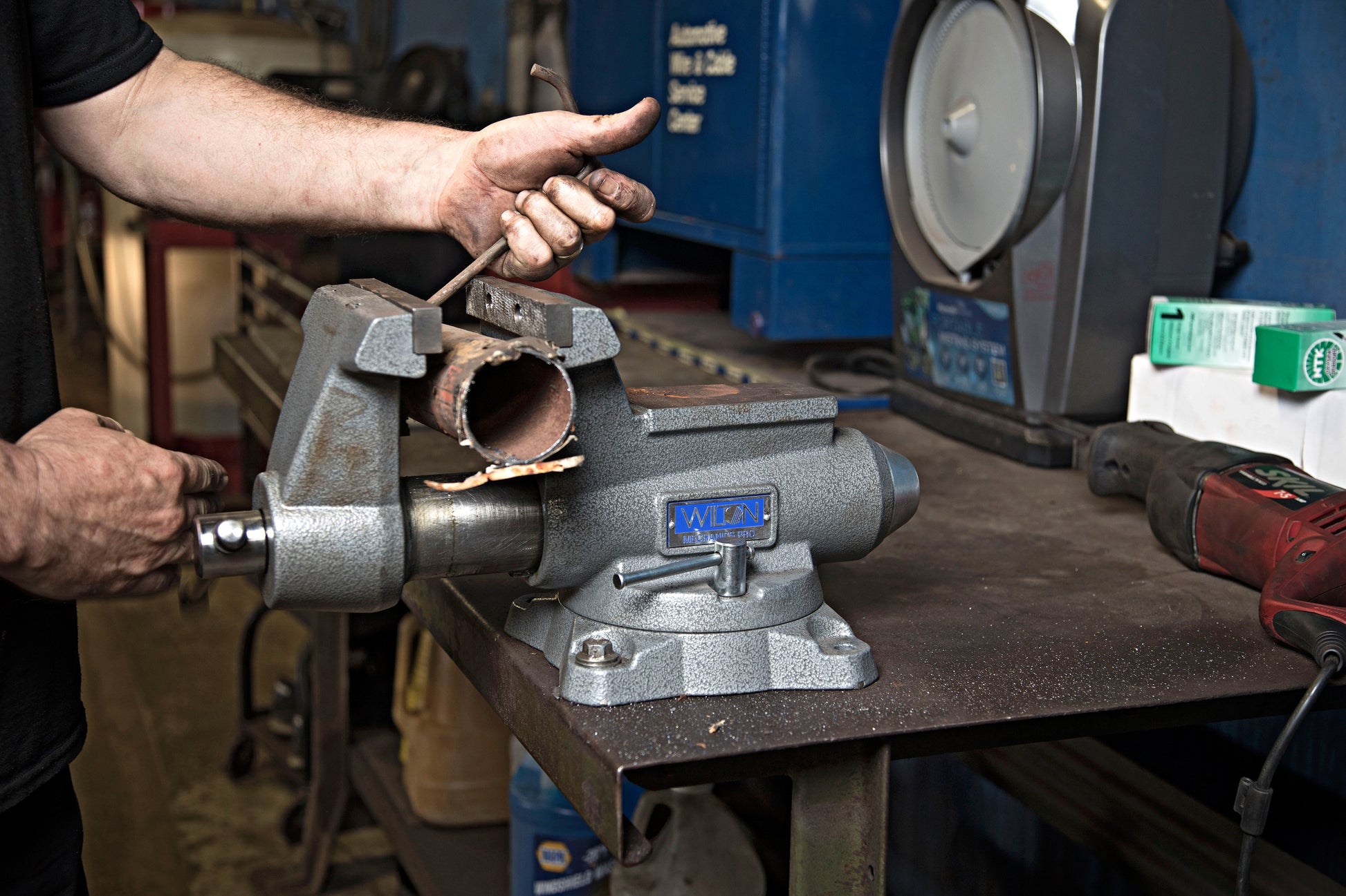 Jet 845M, Mechanics Pro 4-1/2 in. Jaw Width, Round Channel Vise with Swivel Base 28810