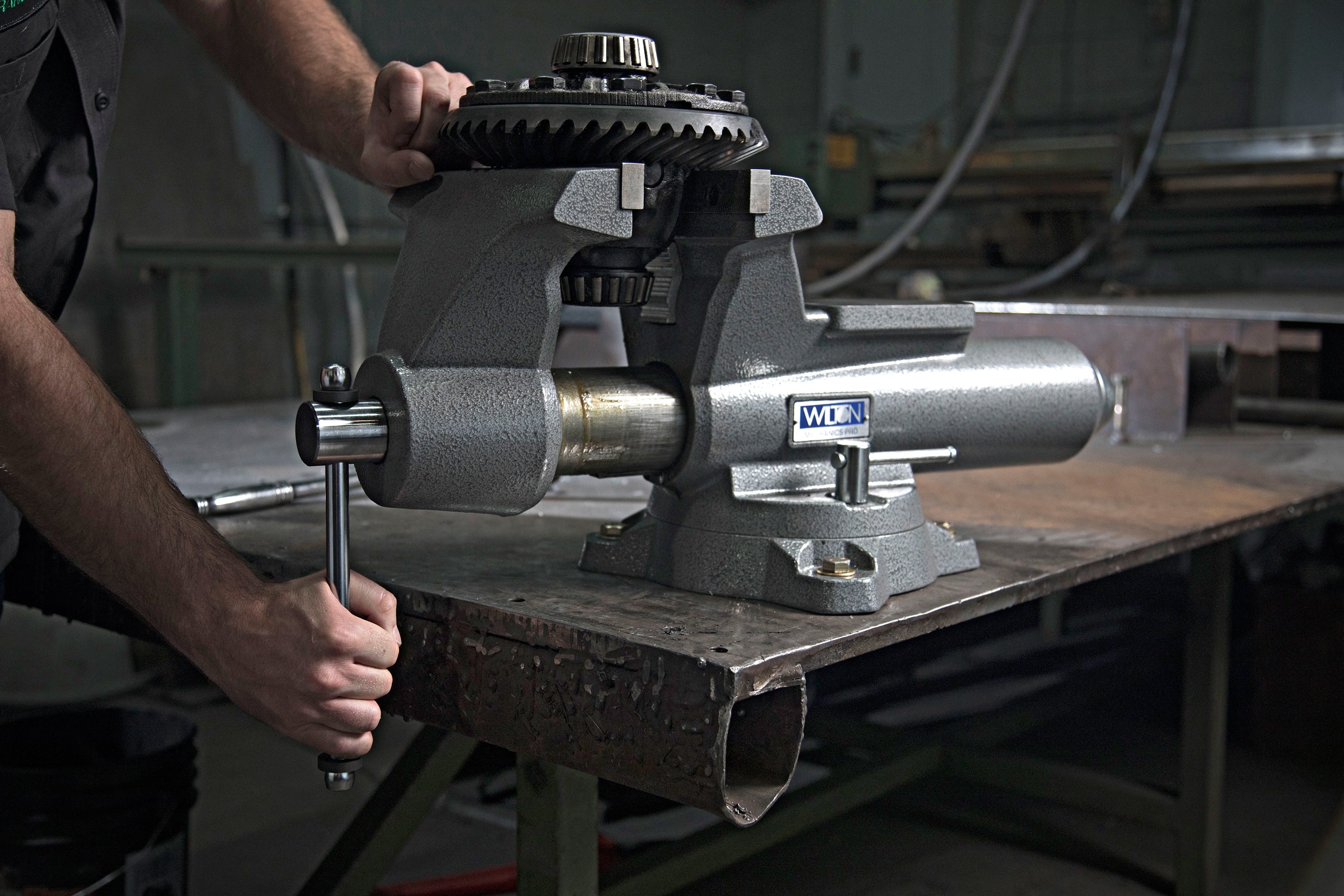 Jet 845M, Mechanics Pro 4-1/2 in. Jaw Width, Round Channel Vise with Swivel Base 28810
