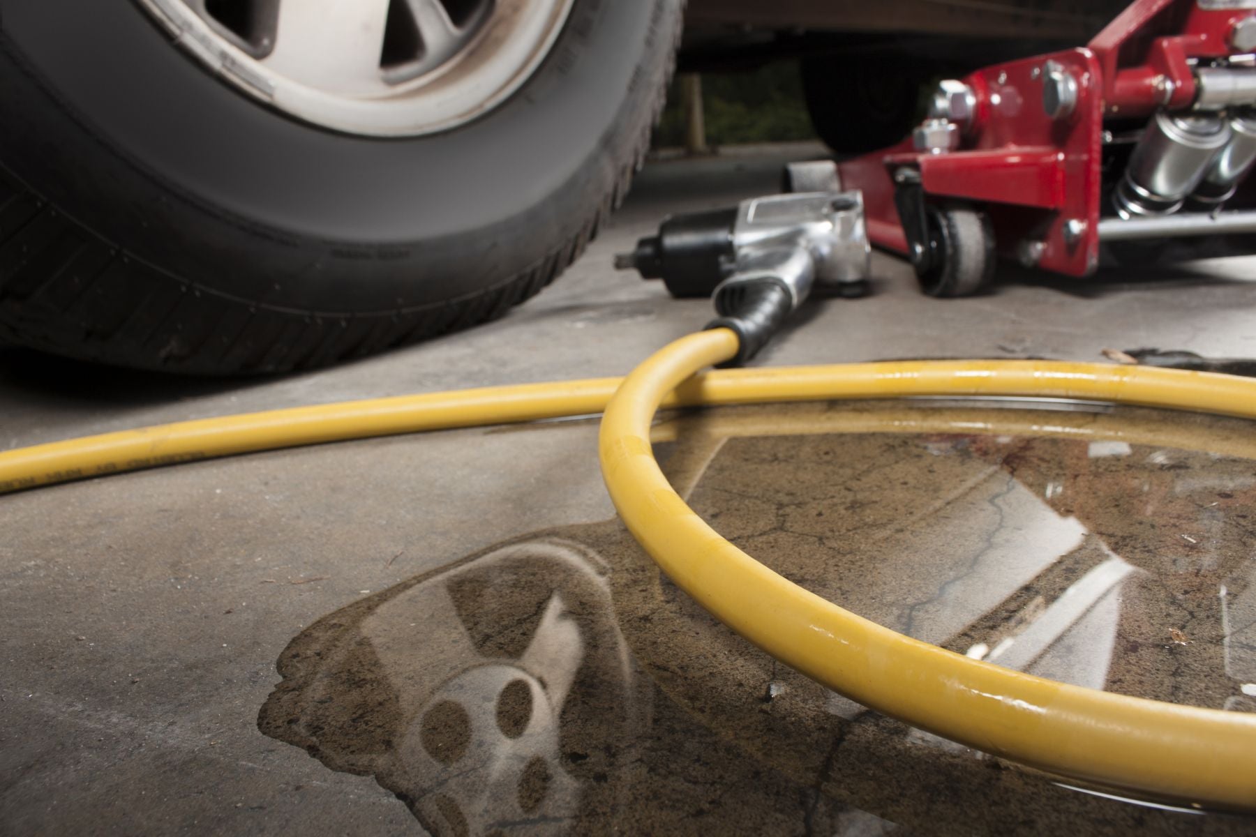 OilShield 3/8" X 35' Rubber Air Hose Assembly 3/8" Male-NPT