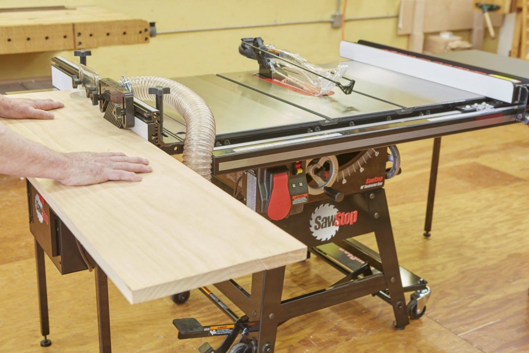 SawStop Contractor Table Saw 1.75HP, 115/230V, w/ 30" Premium Fence CNS175-PFA30