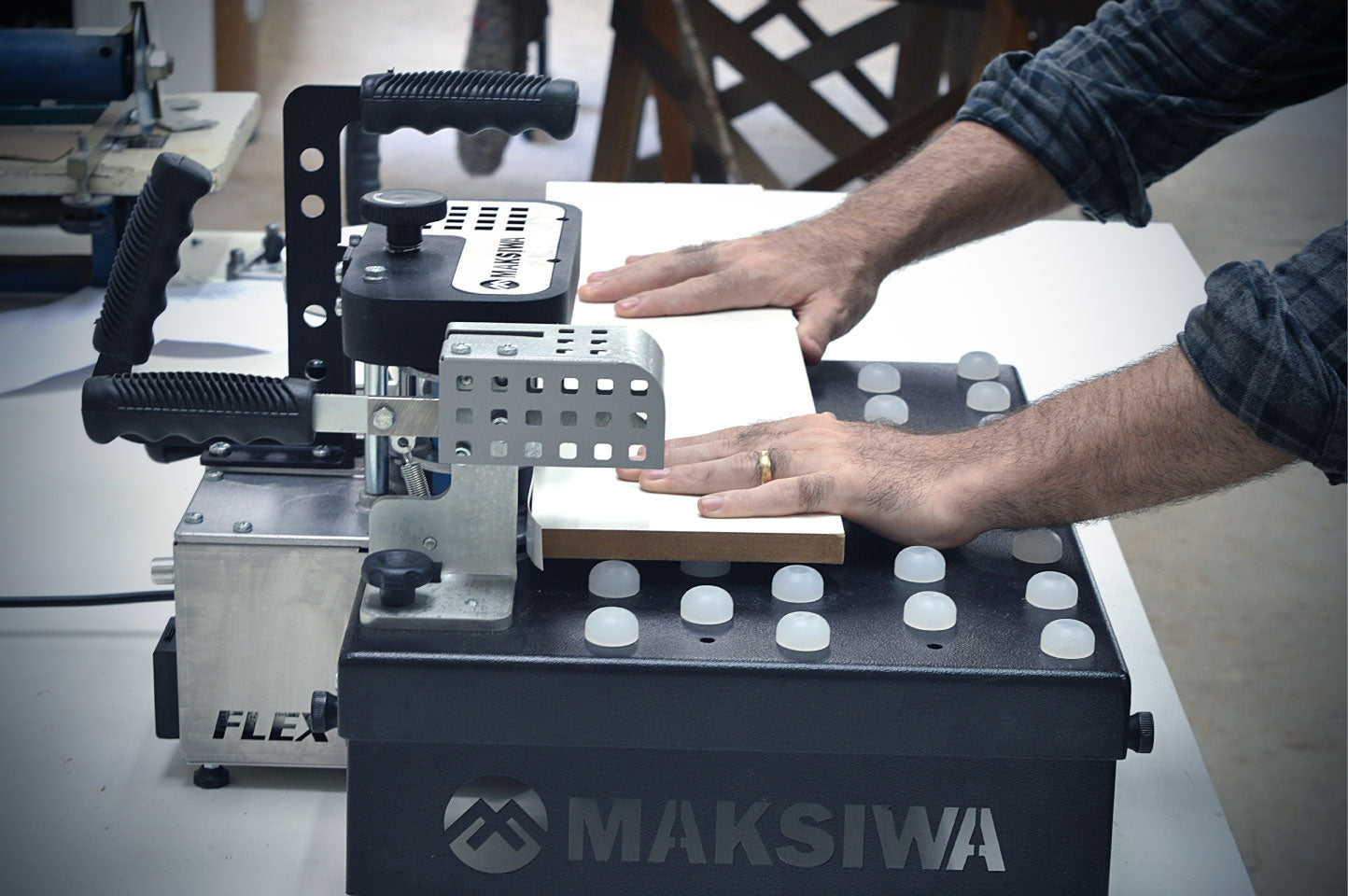 Maksiwa Portable Edgebander with Table, Manual, 1 Phase, 110V CBC.FLEX