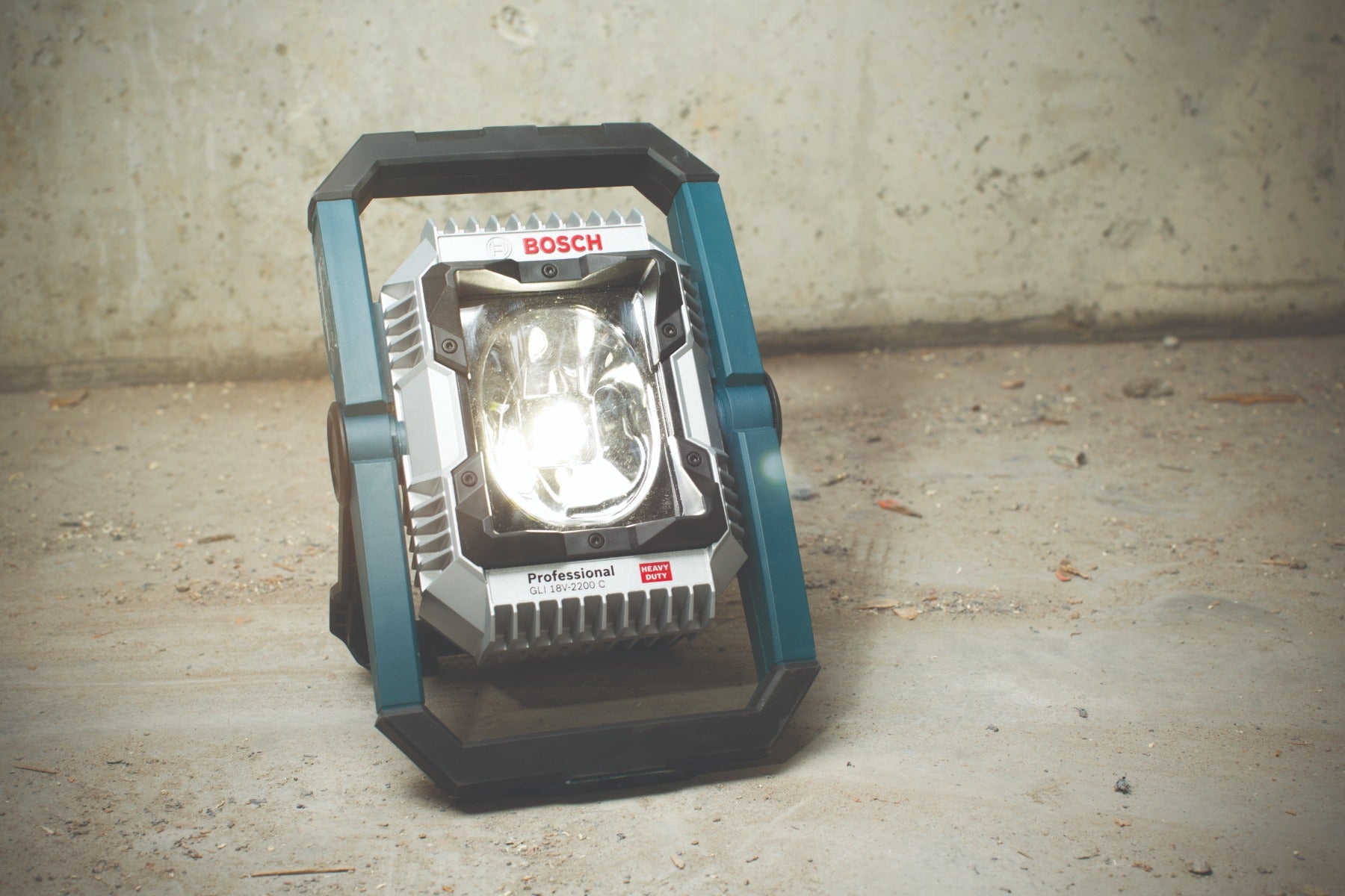 Bosch 18V LED Connected Floodlight, 2,200 Lumens (Bare) GLI18V-2200CN